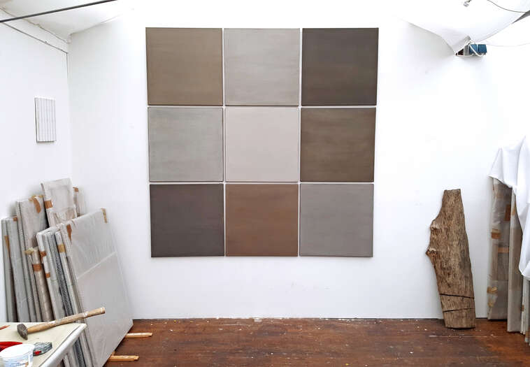 Multiple Choice | 2019 | soil from Bavaria, Germany with acrylic on cotton | ca. 185 x 185 cm, ea. 60 x 60 cm Multiple Choice | 2019 | soil from Bavaria, Germany with acrylic on cotton | ca. 185 x 185 cm, ea. 60 x 60 cm